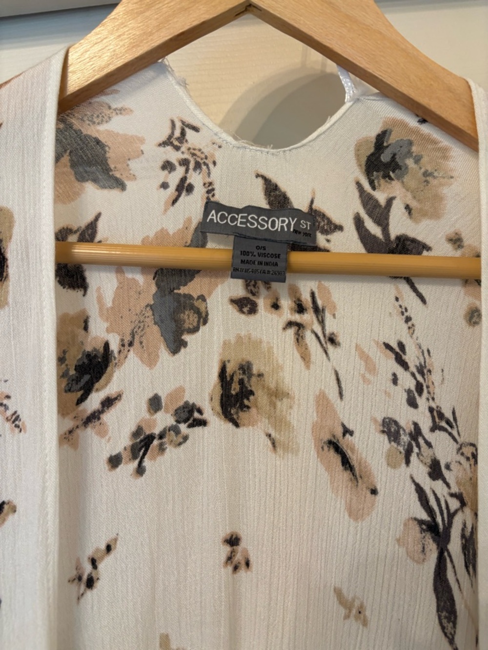Floral Open Front Kimono Cardigan - White with Beige & Black Flowers - Picture 2 of 3